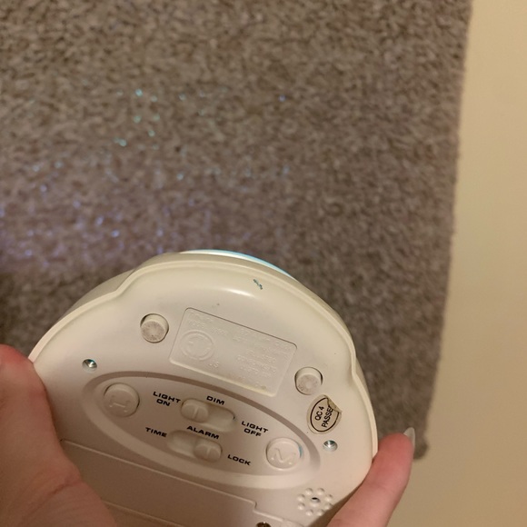 Color changing clock - Picture 3 of 4